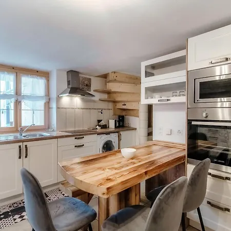 Casa Edera By Quokka 360 - Romantic Wooden House דירה *