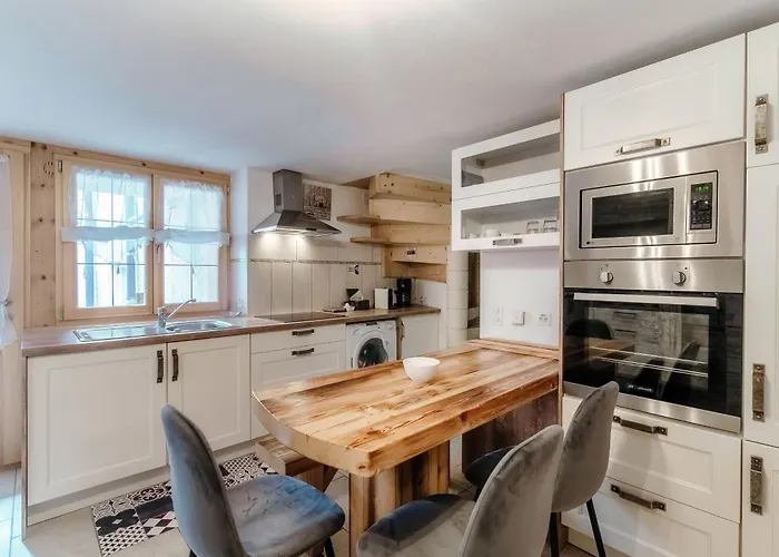 Casa Edera By Quokka 360 - Romantic Wooden House דירה *